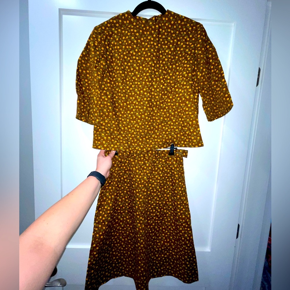 Vintage brown skirt set with yellow flowers